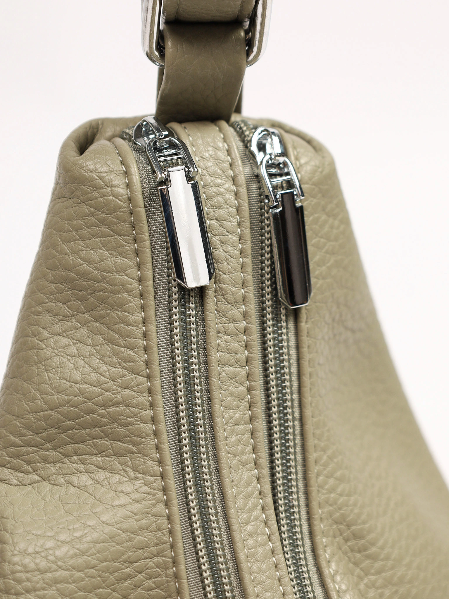 Сумка-шоппер с декоративными пуллерами в ассортименте